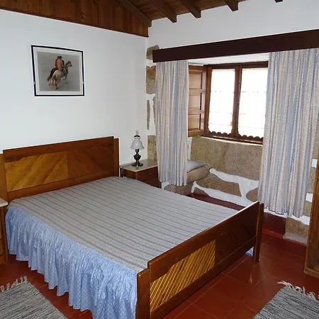 Casa Das Mouroas Antiga *