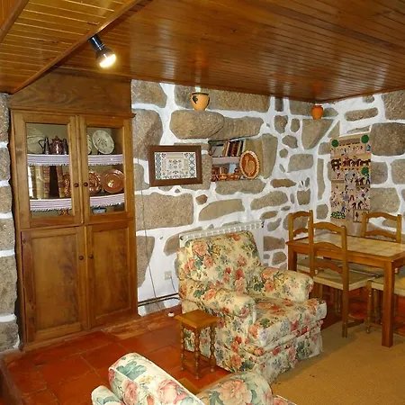Casa Das Mouroas Antiga *